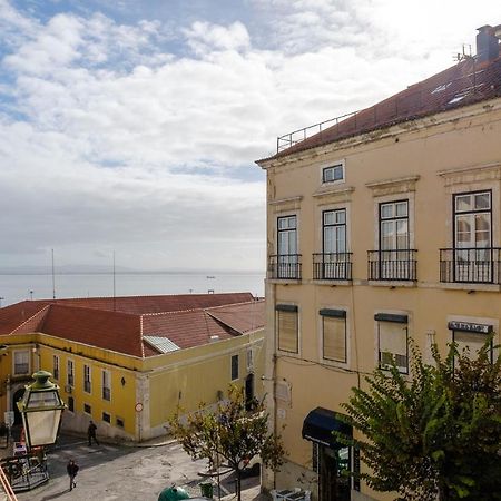 Colourful Alfama Apartment Lisboa Exteriör bild